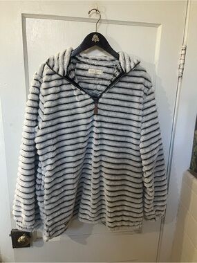 Simply Southern LUXE Simply Soft Sherpa Pullover Jacket Gray Black Striped L EUC